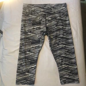 Fabletics Capri bottoms